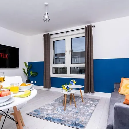 Cheerful Homely Apartment: Cozy Stay Near Glasgow Airport Exterior photo
