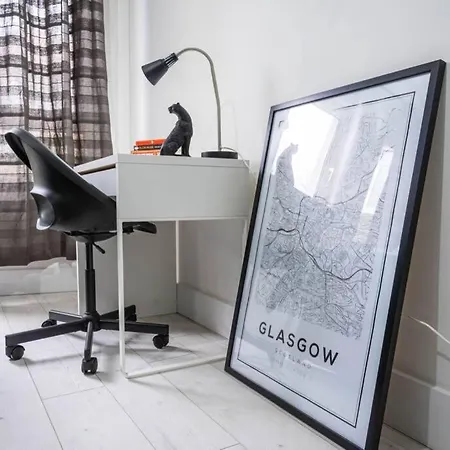 Cheerful Homely Apartment: Cozy Stay Near Glasgow Airport Exterior photo