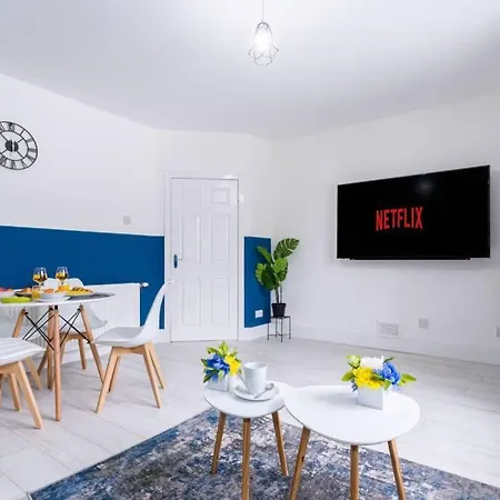 Cheerful Homely Apartment: Cozy Stay Near Glasgow Airport Exterior photo